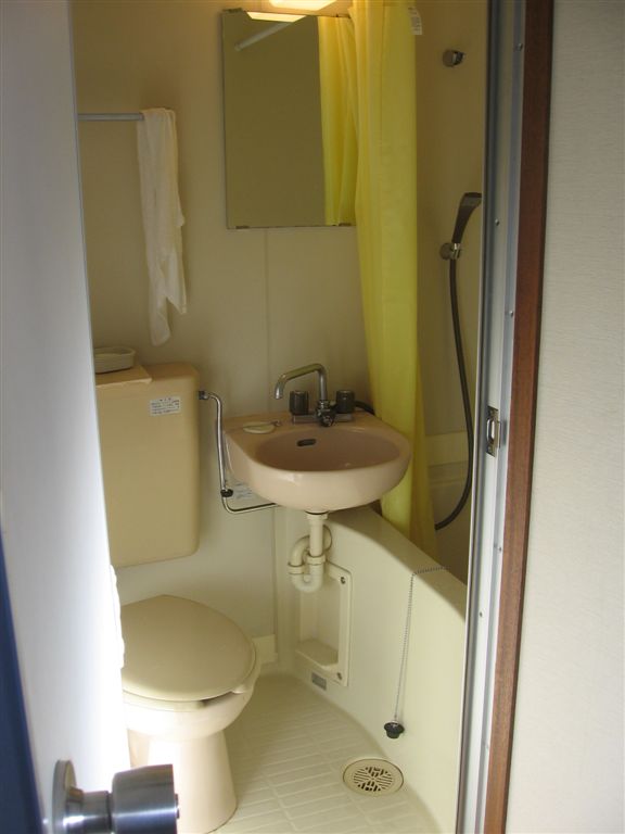 Completely identical with the first bathroom, inversely constructed (luckily after some days finally we got used to it)